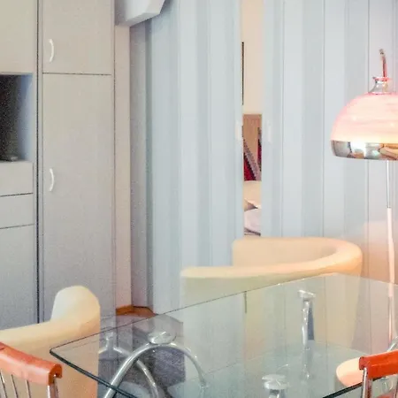 One-bedroom In Apartment *